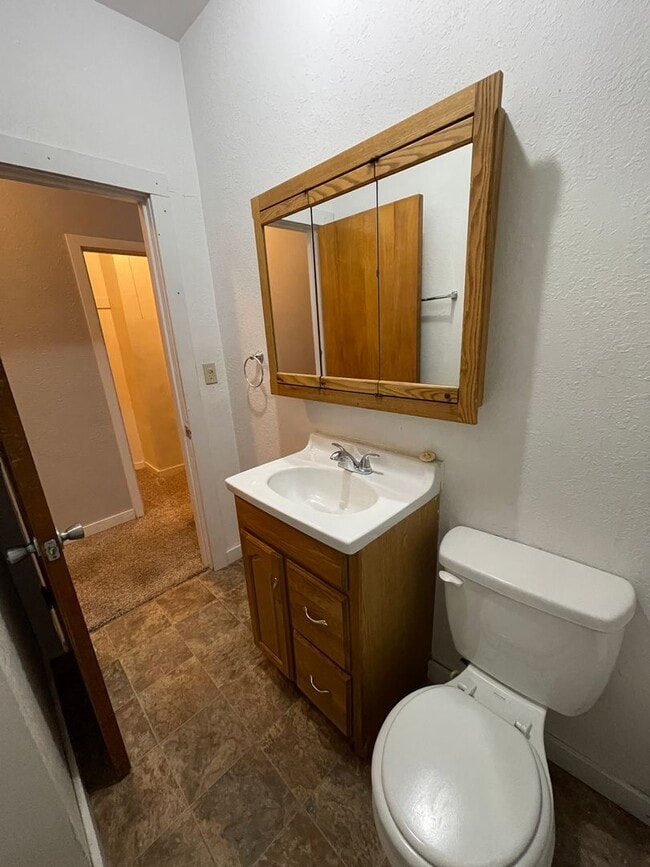 Building Photo - 458 3rd St NE