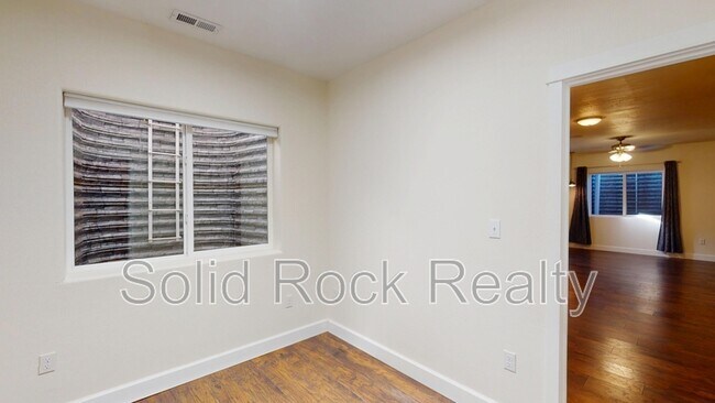 Building Photo - 8341 Needle Drop Ct