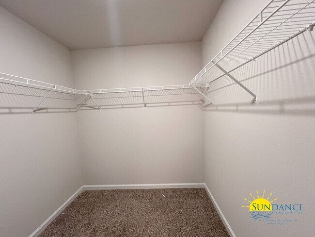 Building Photo - 5374 Wyndell Cir