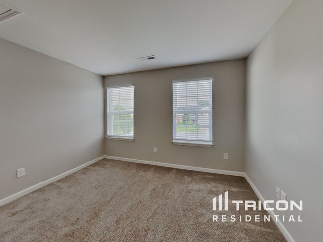 Building Photo - 12 Stoud Cir