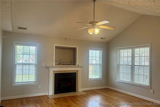 Building Photo - Charming Home with Hardwood Floors, Bonus ...