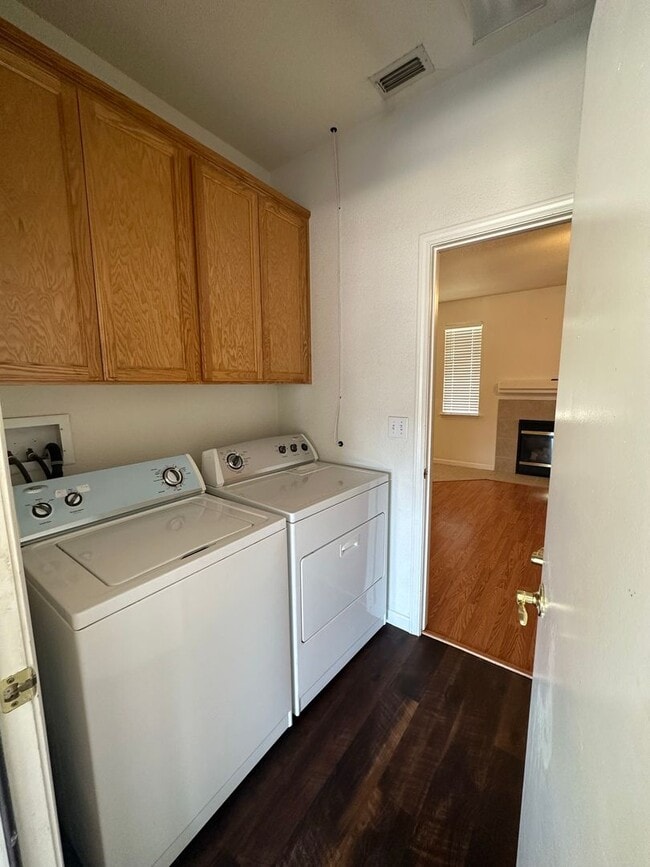 Building Photo - STUNNING!!!  Gorgeous Home In Connor Estates