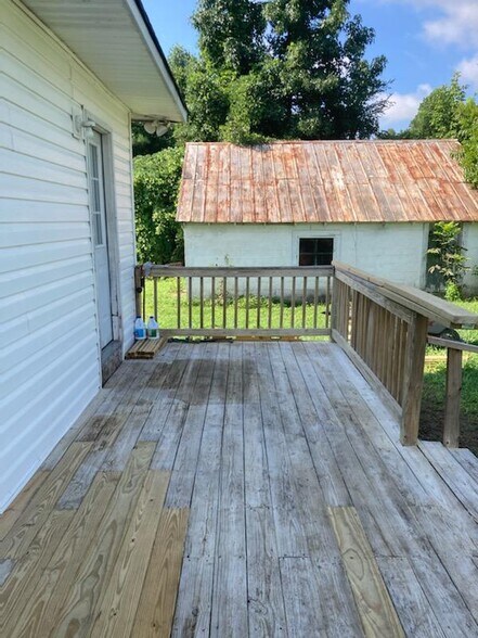 Building Photo - 327 Hogan Cir