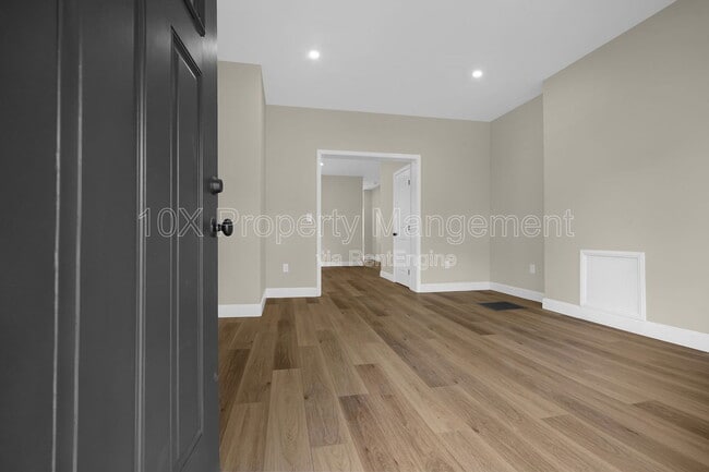 Building Photo - 555 Kimball Pl