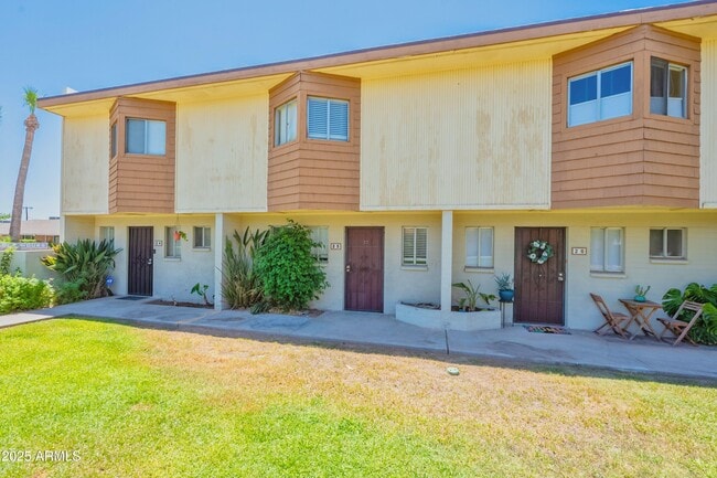 Building Photo - 6040 N 15th St