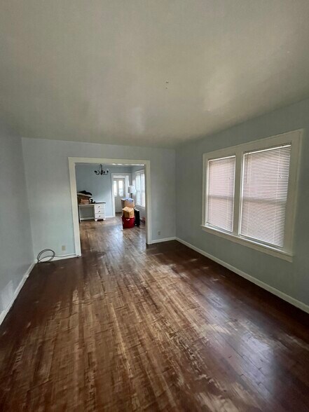 Dining room/Living room - 123 Washington St