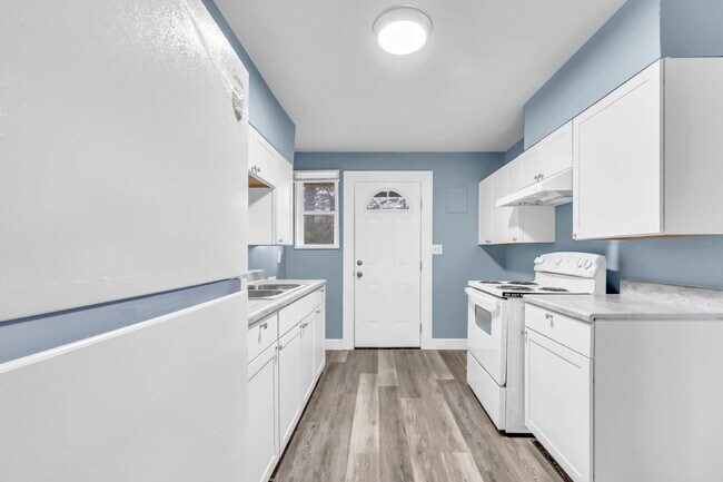 Building Photo - !!!!Fully Renovated 3 Bedroom Home in a Convenient Clarksville Location!!!!