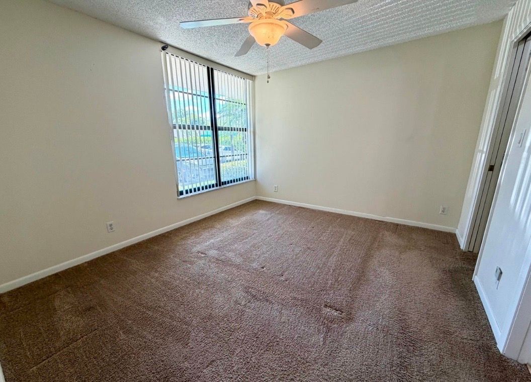 Building Photo - 6 Royal Palm Way