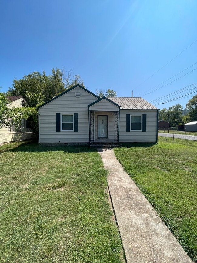 Building Photo - 2 bedroom 1 Bath House