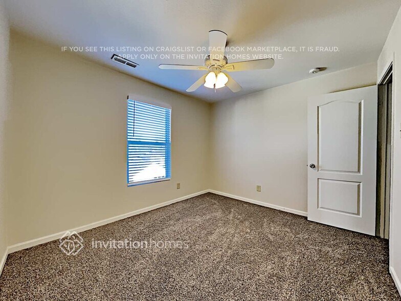 Building Photo - 827 Littleton Dr