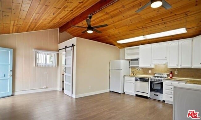 Building Photo - 6453 Montgomery Ave