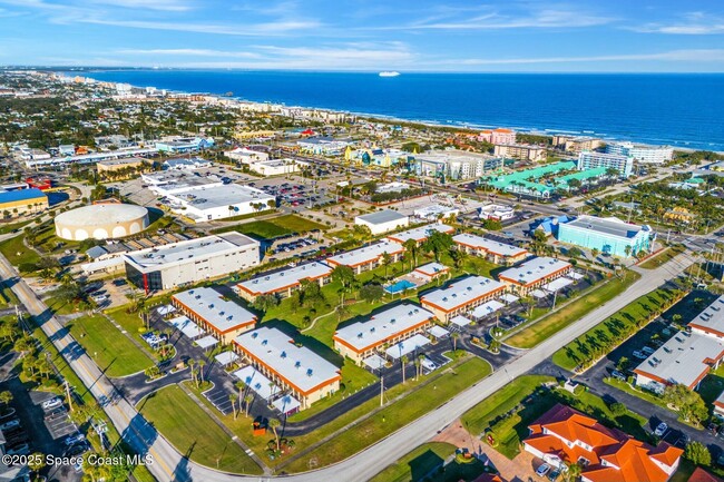 Building Photo - 201 St Lucie Ln