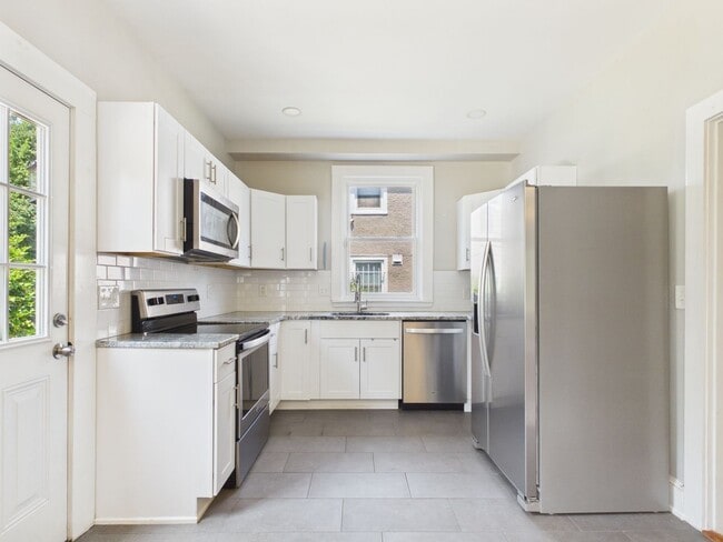 Building Photo - 3302 Garland Ave