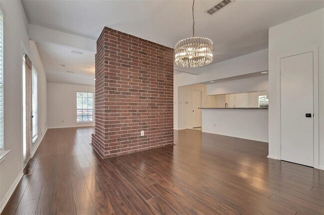 Building Photo - 6 Green Slope Pl