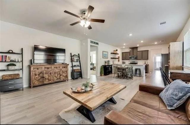 Building Photo - 2621 Franklin Dr