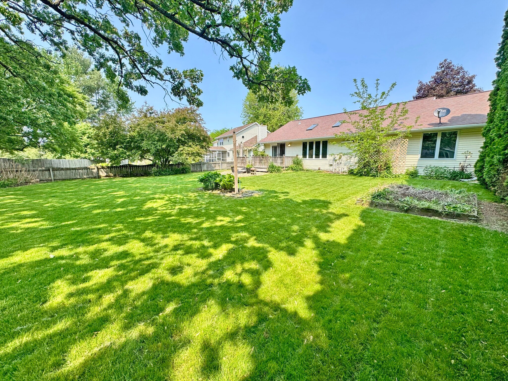 Building Photo - 5807 Black Walnut Dr
