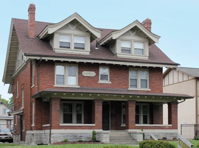 Building Photo - 58 E 12th Ave