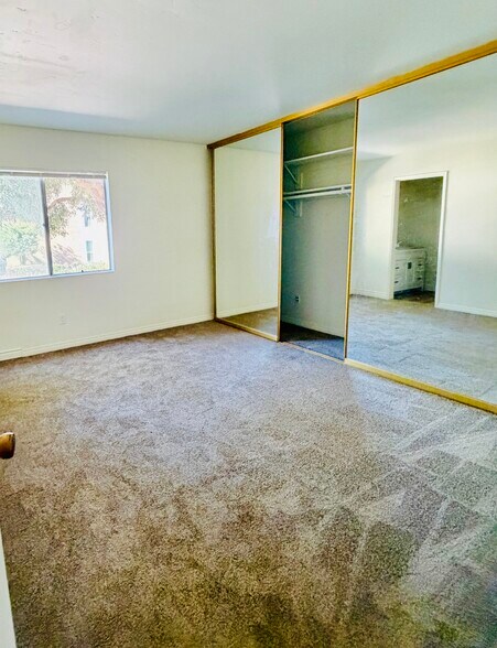 Building Photo - 17075 W Bernardo Dr