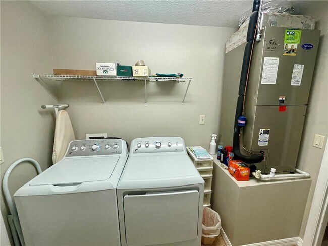 Building Photo - 4819 San Ortebello Dr