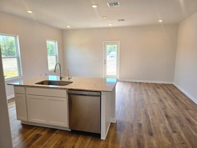 Building Photo - 190 Turpentine Dr