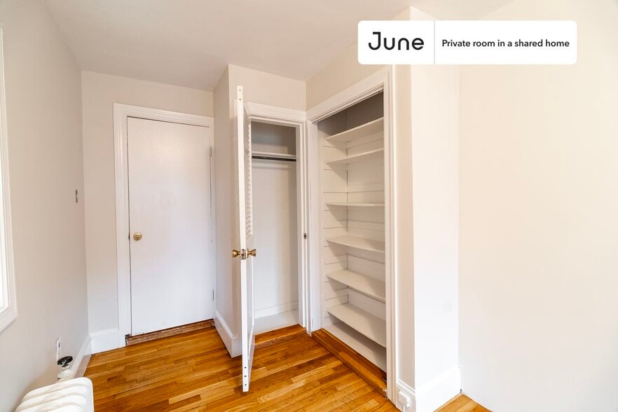 Building Photo - Room in Shared 4 bed/2 bath home