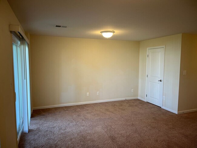 Building Photo - 1253 Elderslie Ln