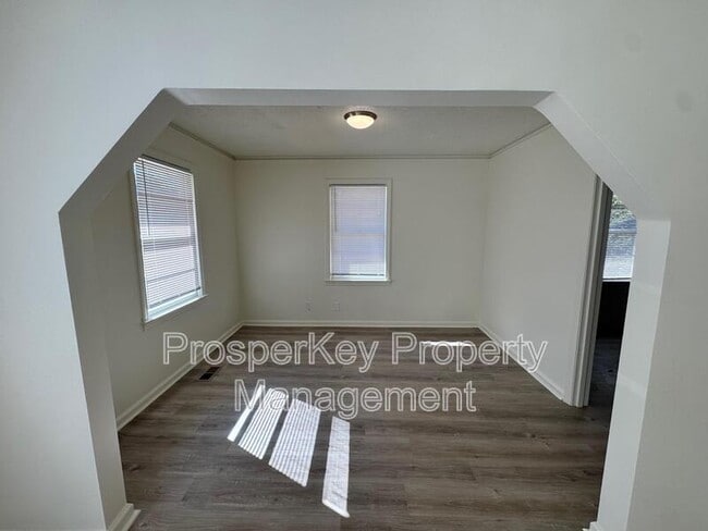 Building Photo - 4249 Lamore St