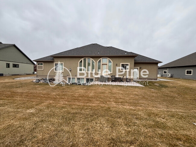 Building Photo - 5245 Jupiter Hills Dr