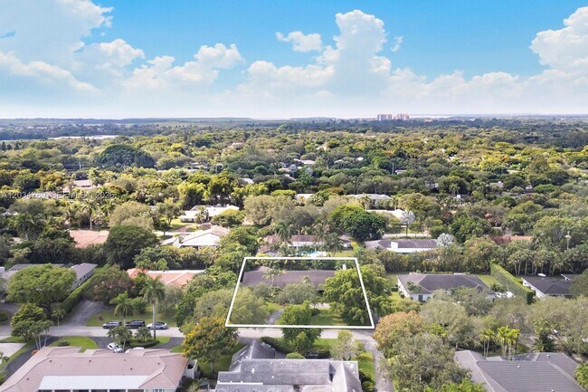 Building Photo - 5780 Las Palmas Dr