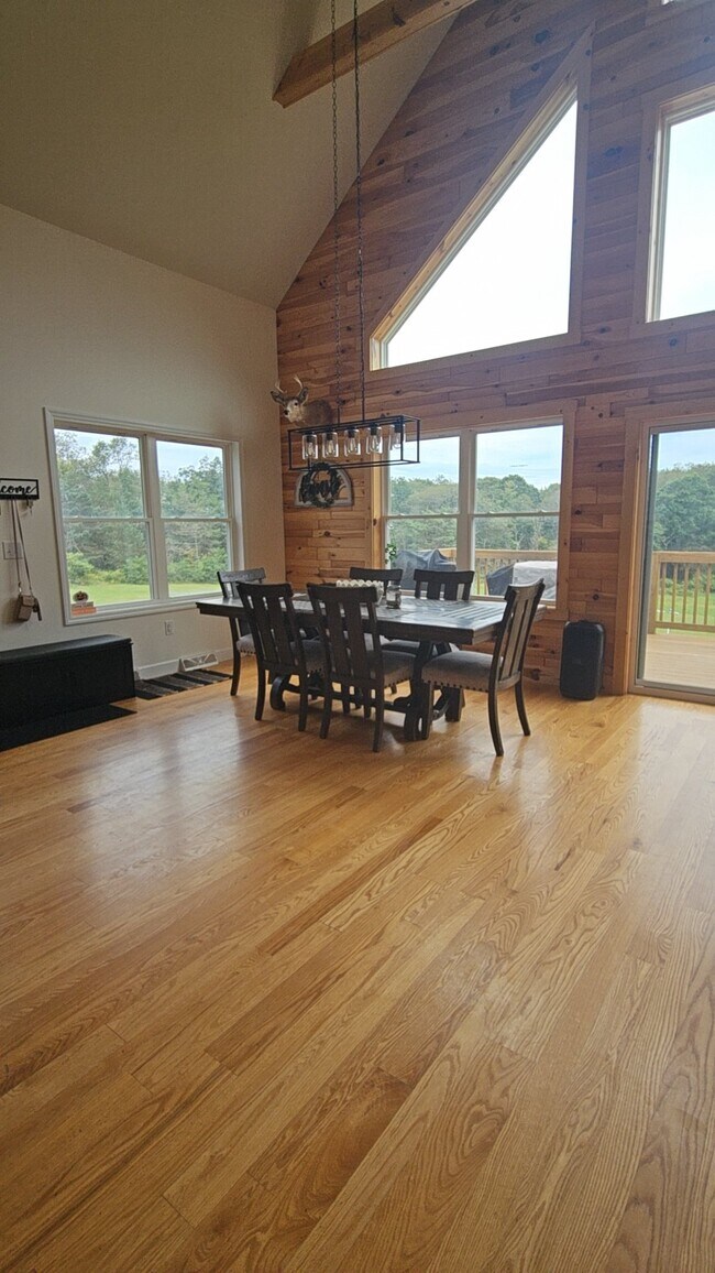 Building Photo - 207 Hawk Run
