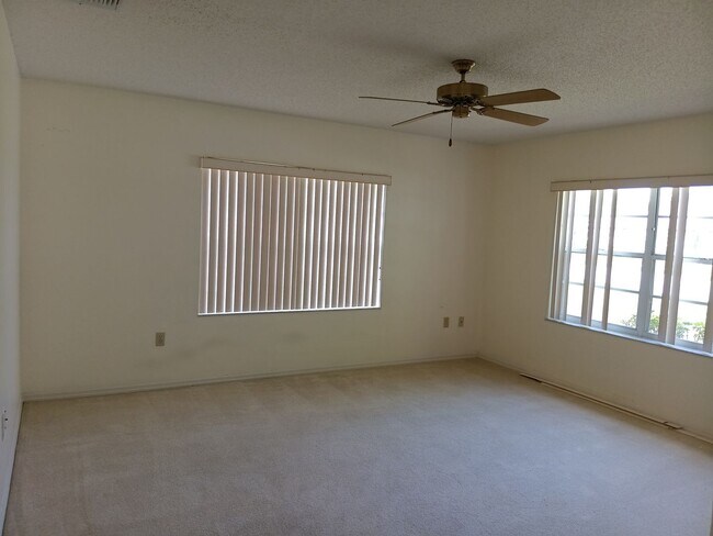 Building Photo - 2 bedroom 2 bathroom Large House for rent ...