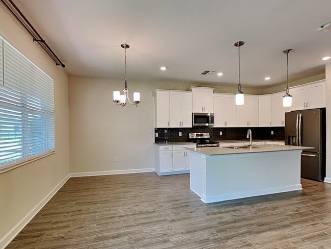 Building Photo - 472 Brunswick Dr