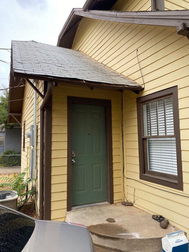 Building Photo - 2305 14th St