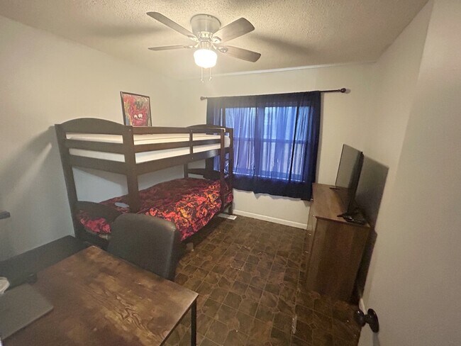 Building Photo - 226 C R 217