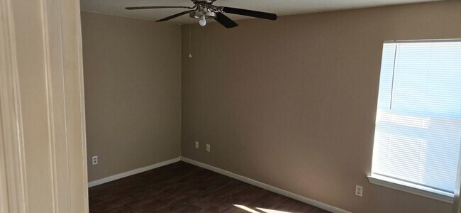 Building Photo - 3302 Alicante Ct