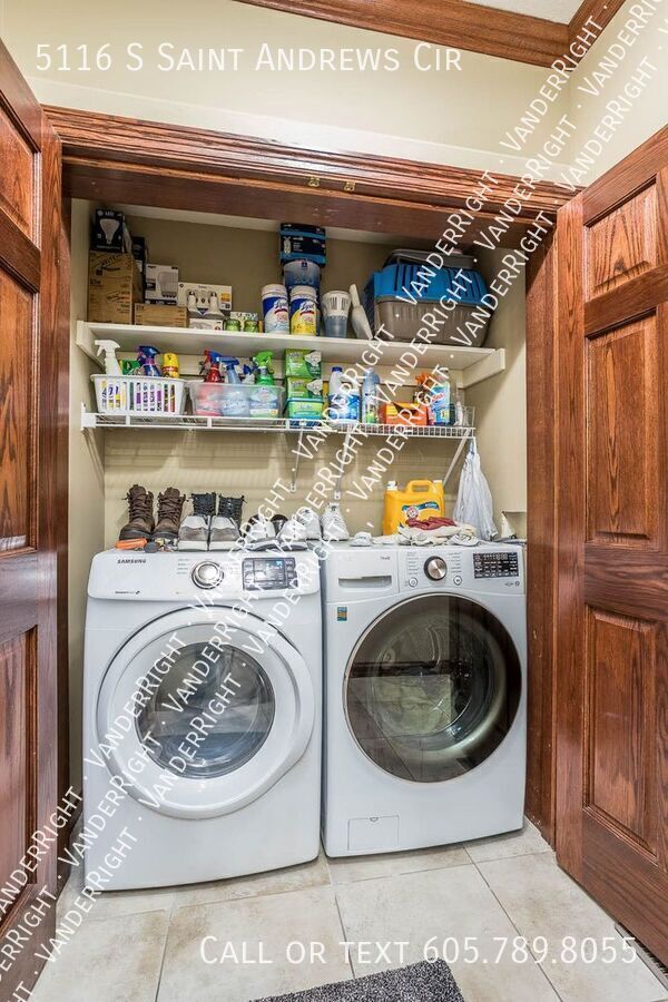 Building Photo - 5116 S St Andrews Cir