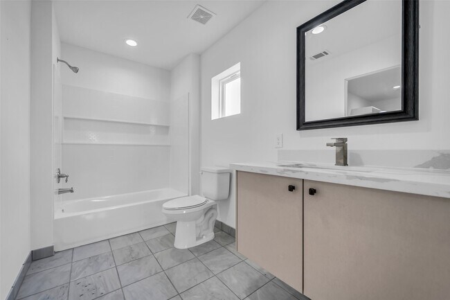 Building Photo - 15000 S Richmond Ave