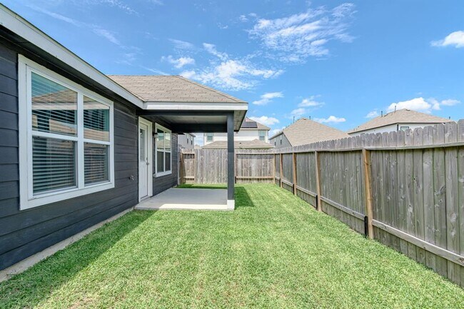 Building Photo - 4922 Blue Jacaranda Wy