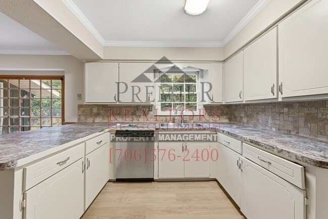 Building Photo - 5233 Verdun Dr