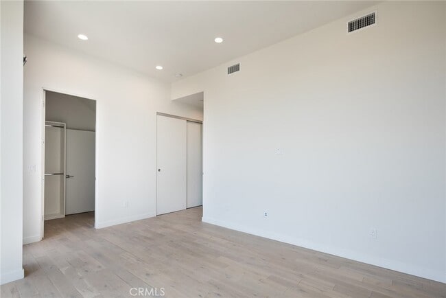 Building Photo - 1618 Amherst Ave