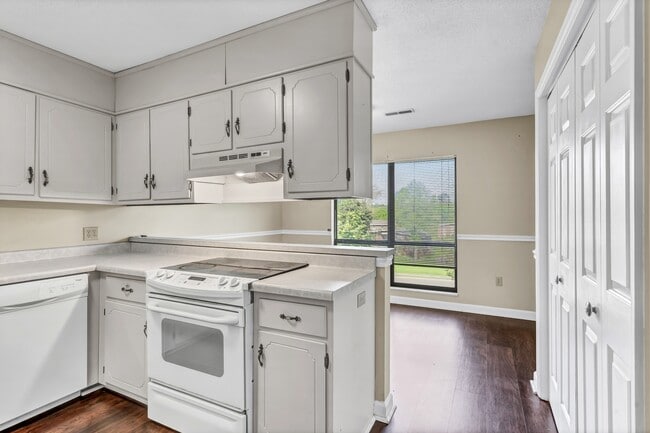 Building Photo - 1434 Montvale Station Rd