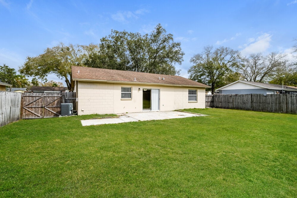 Building Photo - 13823 Pathfinder Dr