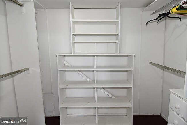 Building Photo - 5225 Pooks Hill Rd