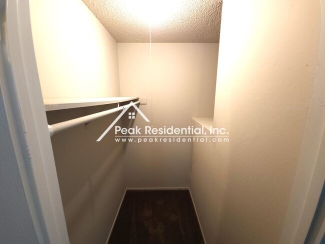 Building Photo - Updated 2bd/1ba Foothill Farms Condo with Carport