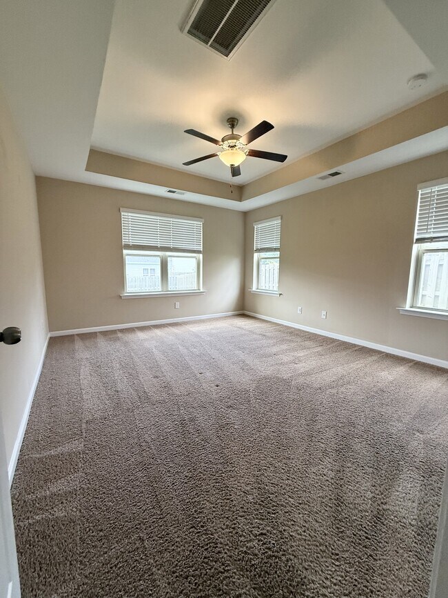 Building Photo - 222 Skyway Dr