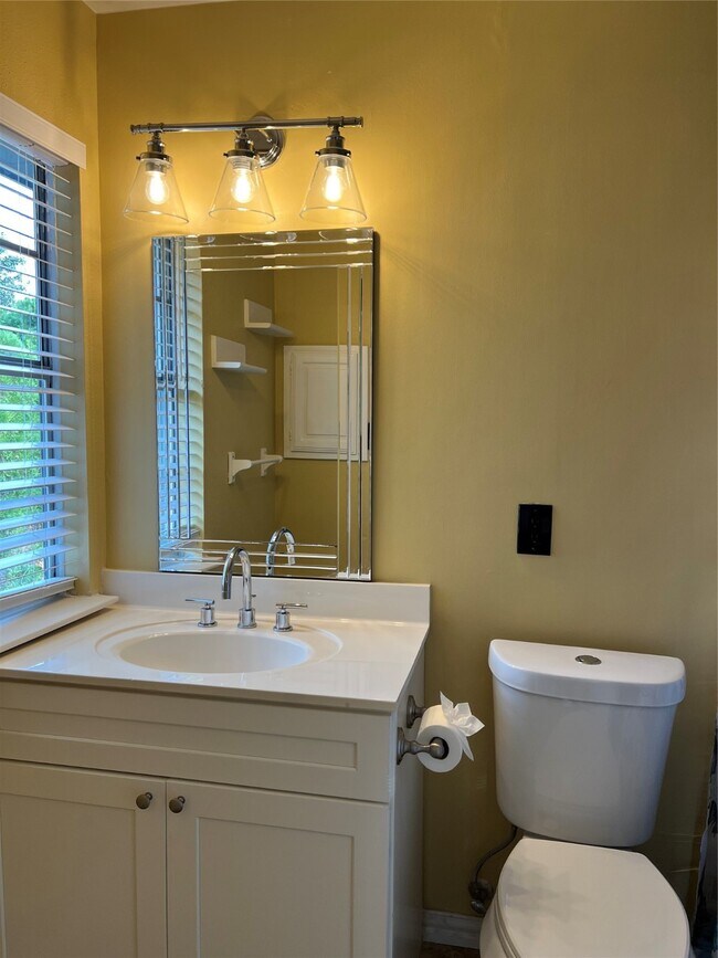 Building Photo - 10123 Early Spring Dr