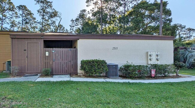 Building Photo - 2511 Whispering Woods Blvd