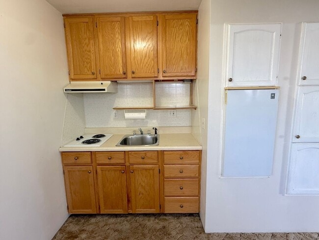 Building Photo - Four Bedroom Spacious Home Available