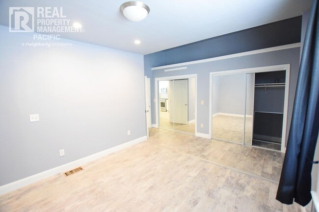 Building Photo - Renovated 5BR Home with Parking & Outdoor ...