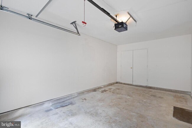 Building Photo - 18506 Carriage Walk Cir